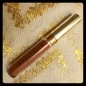 NWOB ABH Liquid Lipstick in Poet